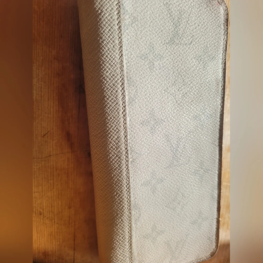 Louis Vuitton Taigarama Vertical Unisex Wallet
